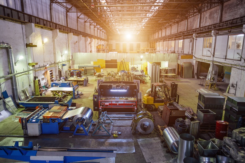 Calentador colgante eléctrico en proceso industrial