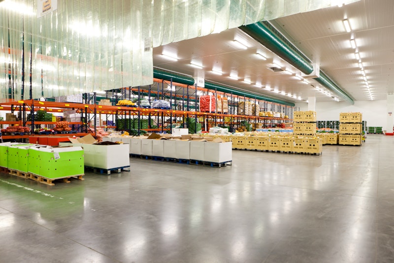 Calentador colgante eléctrico en proceso industrial